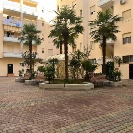 Spacious Beachside By Apartmentsvloraholidays * Vlorë
