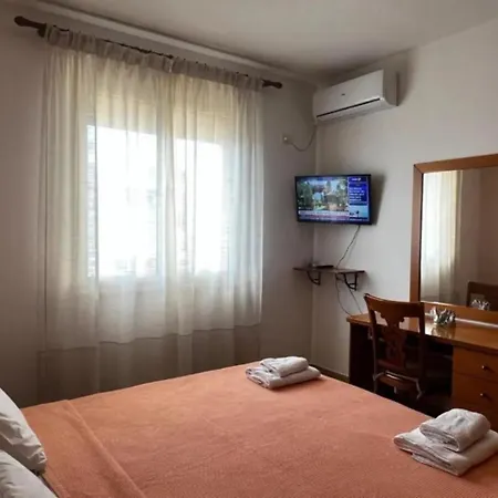 Spacious Beachside By Apartmentsvloraholidays Appartamento *