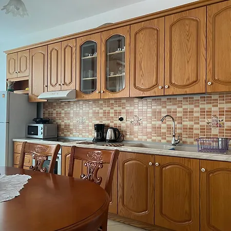 Spacious Beachside By Apartmentsvloraholidays Vlorë