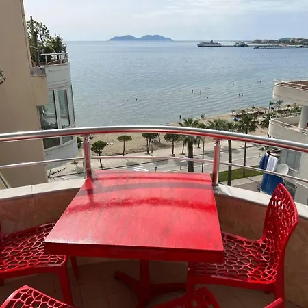 Spacious Beachside By Apartmentsvloraholidays *